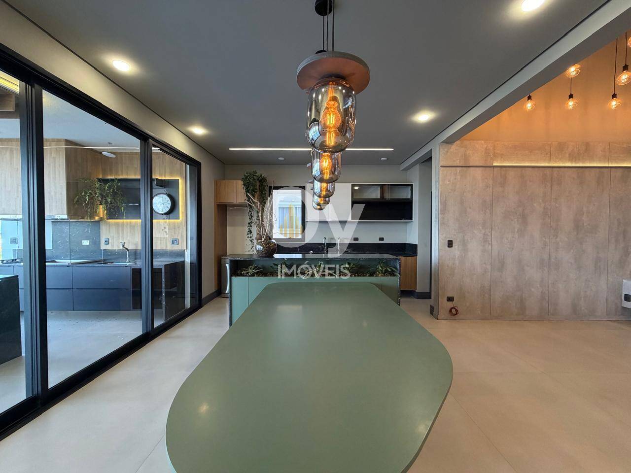 Casa de Luxo Urbanova SJC | 5 Suítes, Cinema e Piscina Borda Infinita