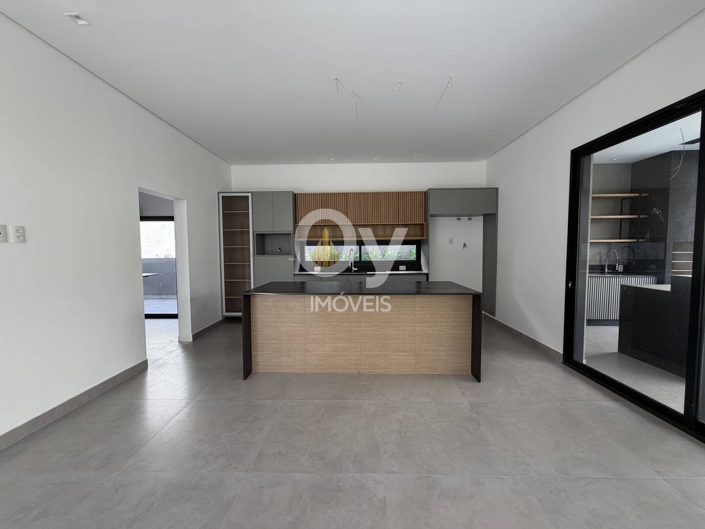 Sobrado Novo Alto Padrão SJC | 4 Suítes, Lazer e Vista Serra da Mantiqueira