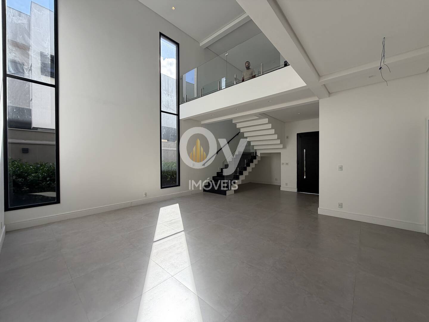 Sobrado Novo Alto Padrão SJC | 4 Suítes, Lazer e Vista Serra da Mantiqueira