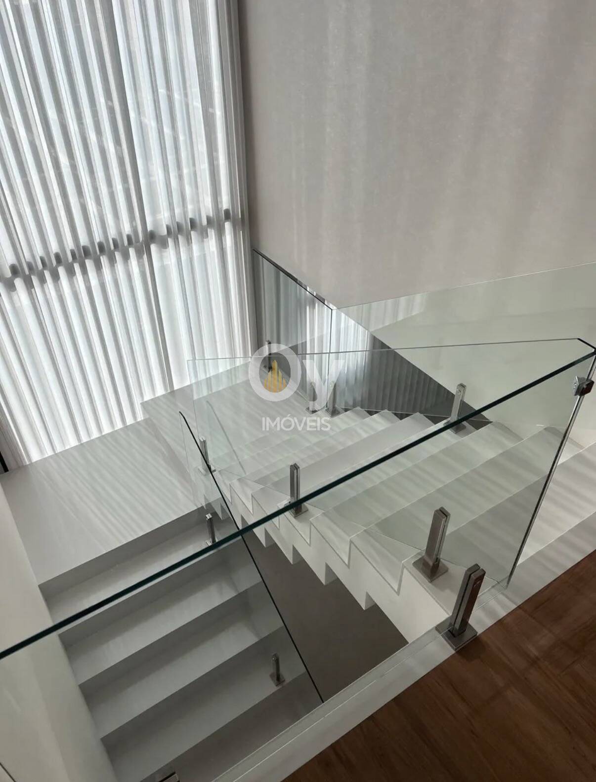 Casa de Luxo SJC | 5 Suítes, Vista Definitiva e Piscina Borda Infinita