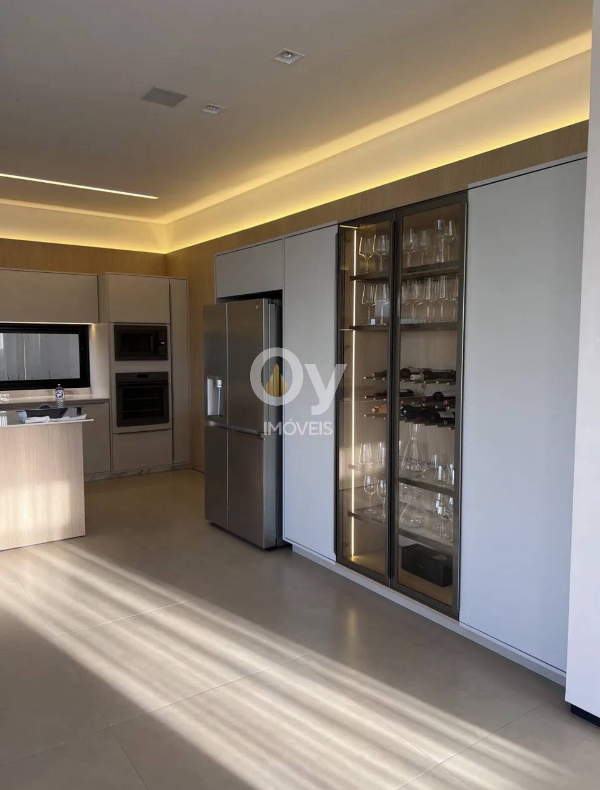 Casa de Luxo SJC | 5 Suítes, Vista Definitiva e Piscina Borda Infinita