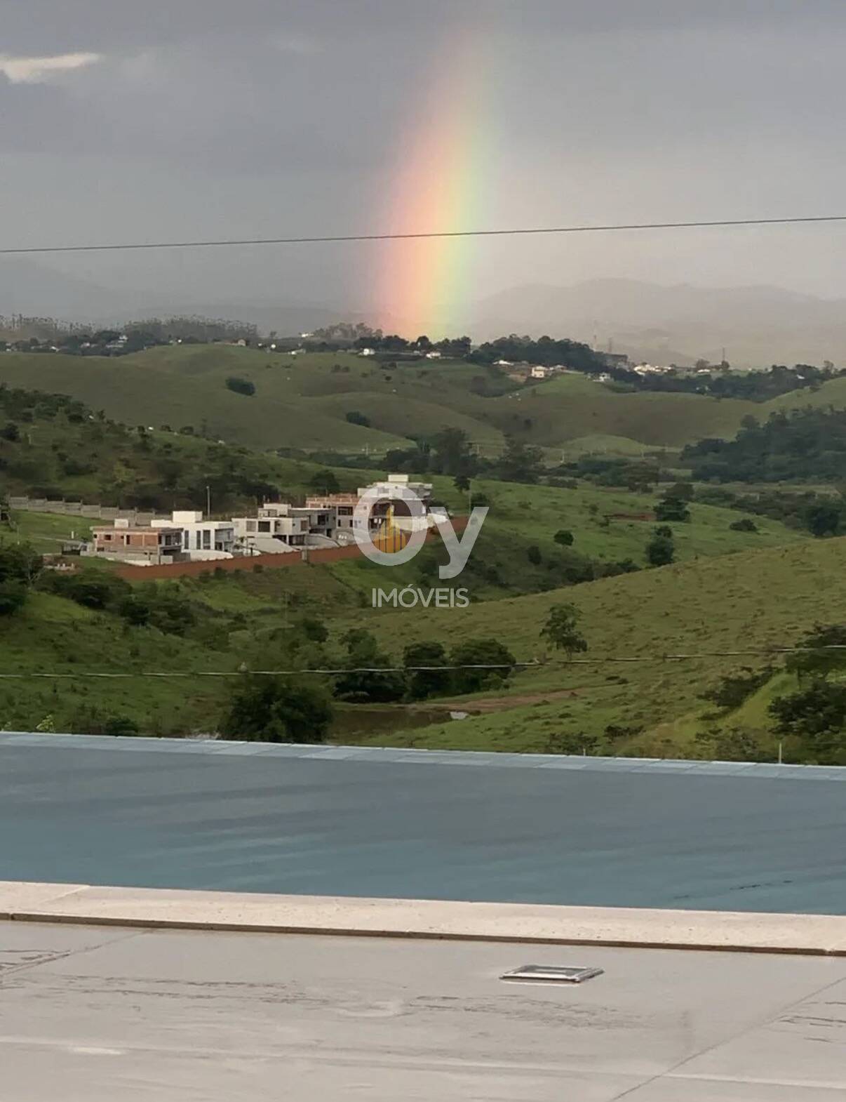 Casa de Luxo SJC | 5 Suítes, Vista Definitiva e Piscina Borda Infinita
