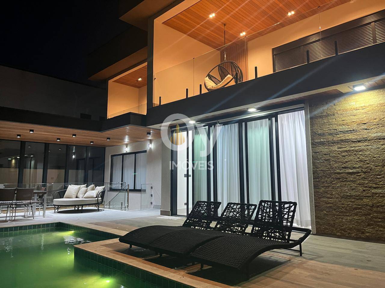 Casa Alto Padrão com 3 Suítes e Piscina Aquecida | Urbanova