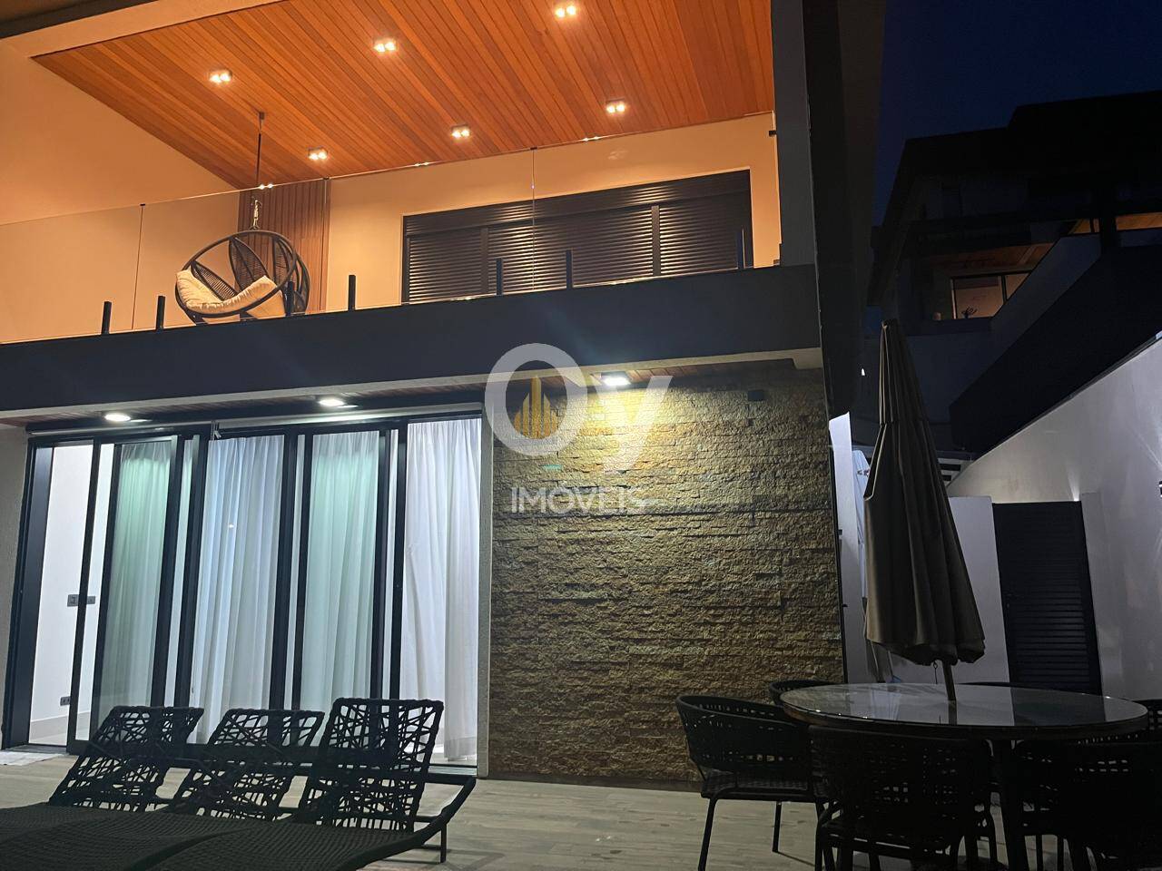 Casa Alto Padrão com 3 Suítes e Piscina Aquecida | Urbanova