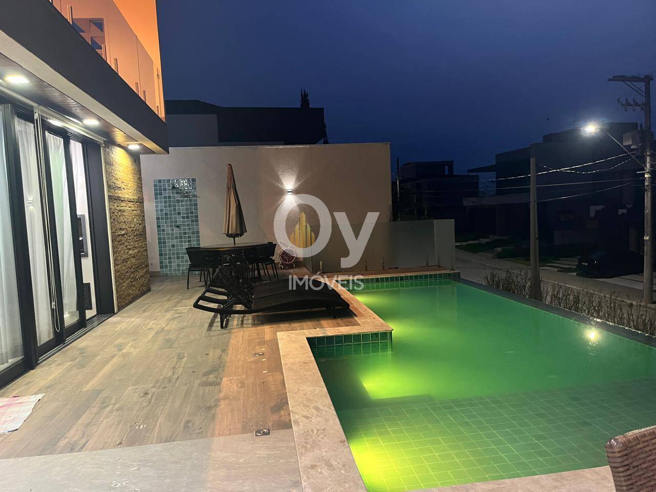 Casa Alto Padrão com 3 Suítes e Piscina Aquecida | Urbanova