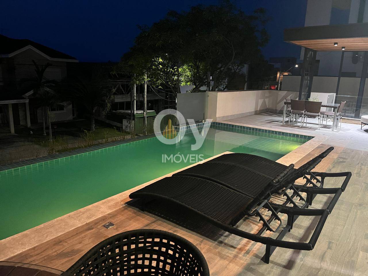 Casa Alto Padrão com 3 Suítes e Piscina Aquecida | Urbanova