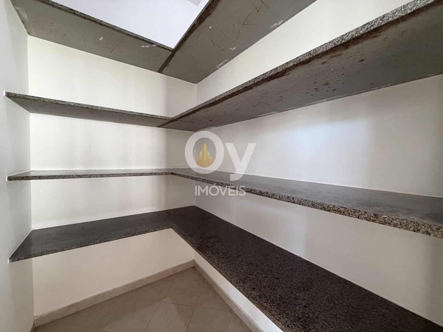 Casa Alto Padrão para Locação no Esplanada do Sol | 4 Suítes | Piscina