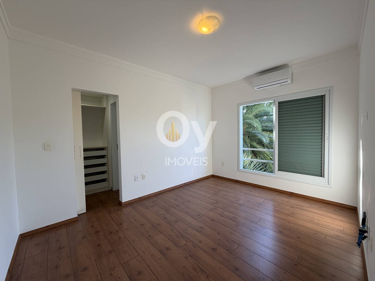 Casa Alto Padrão para Locação no Esplanada do Sol | 4 Suítes | Piscina
