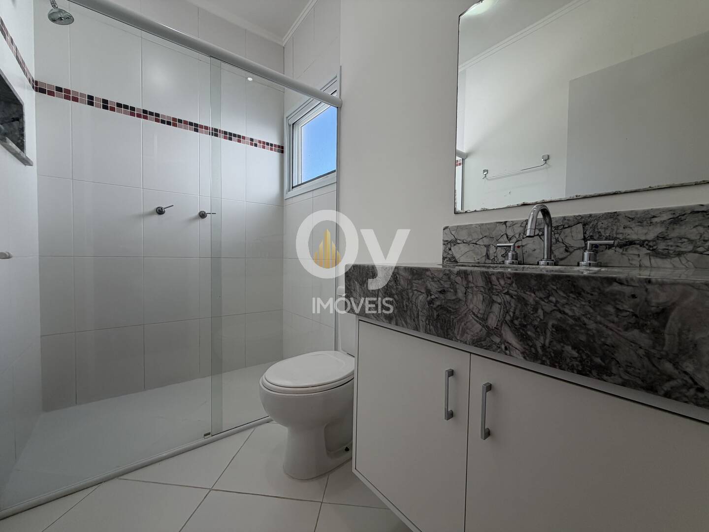 Casa Alto Padrão para Locação no Esplanada do Sol | 4 Suítes | Piscina