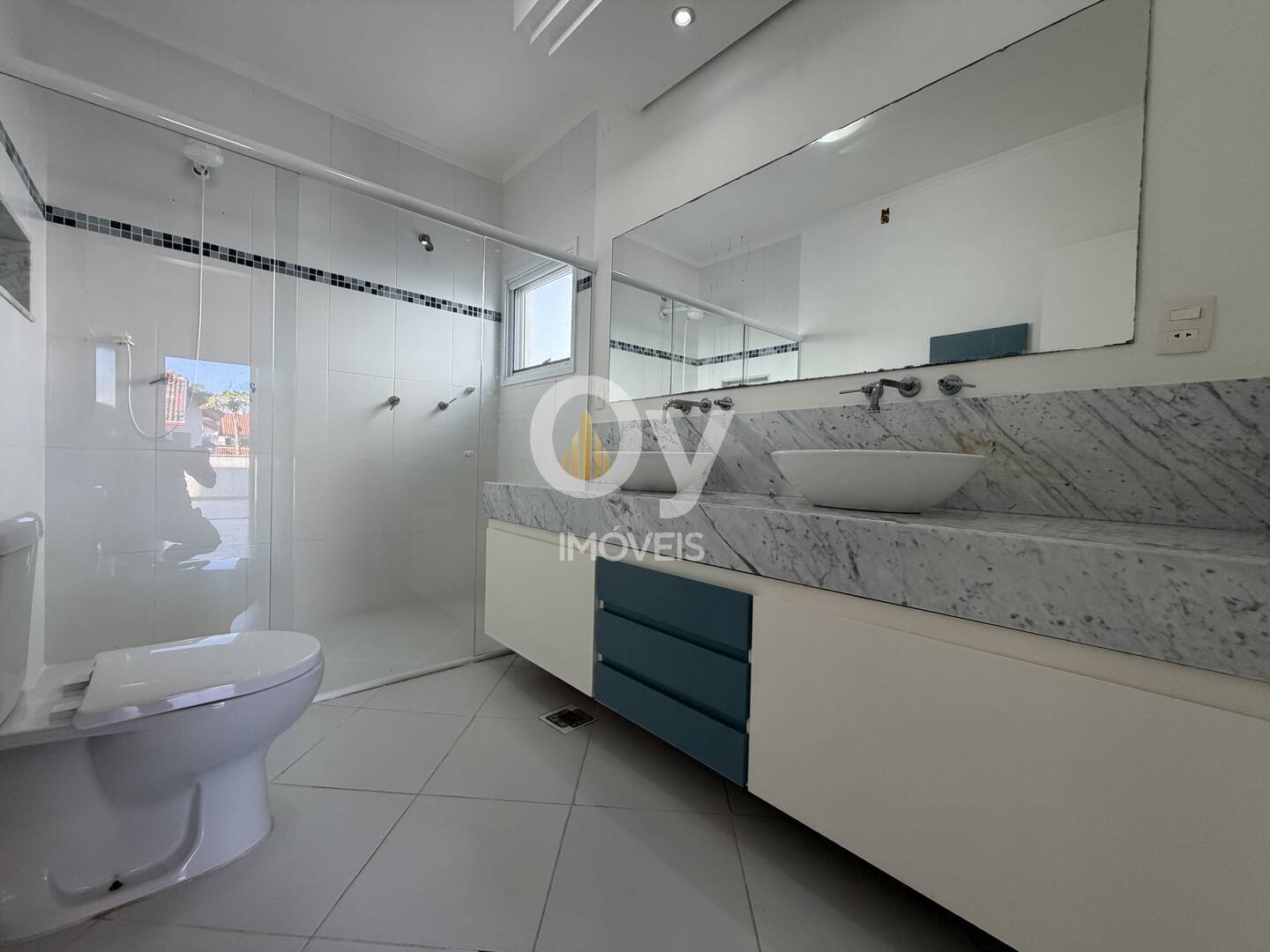 Casa Alto Padrão para Locação no Esplanada do Sol | 4 Suítes | Piscina