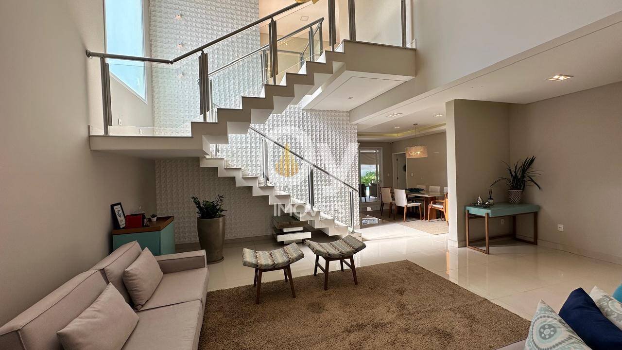 Sobrado à Venda | 430 m² de Área Construída | 4 Suítes | 6 Vagas