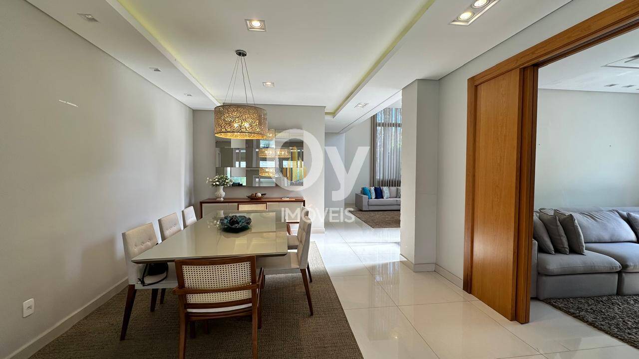 Sobrado à Venda | 430 m² de Área Construída | 4 Suítes | 6 Vagas