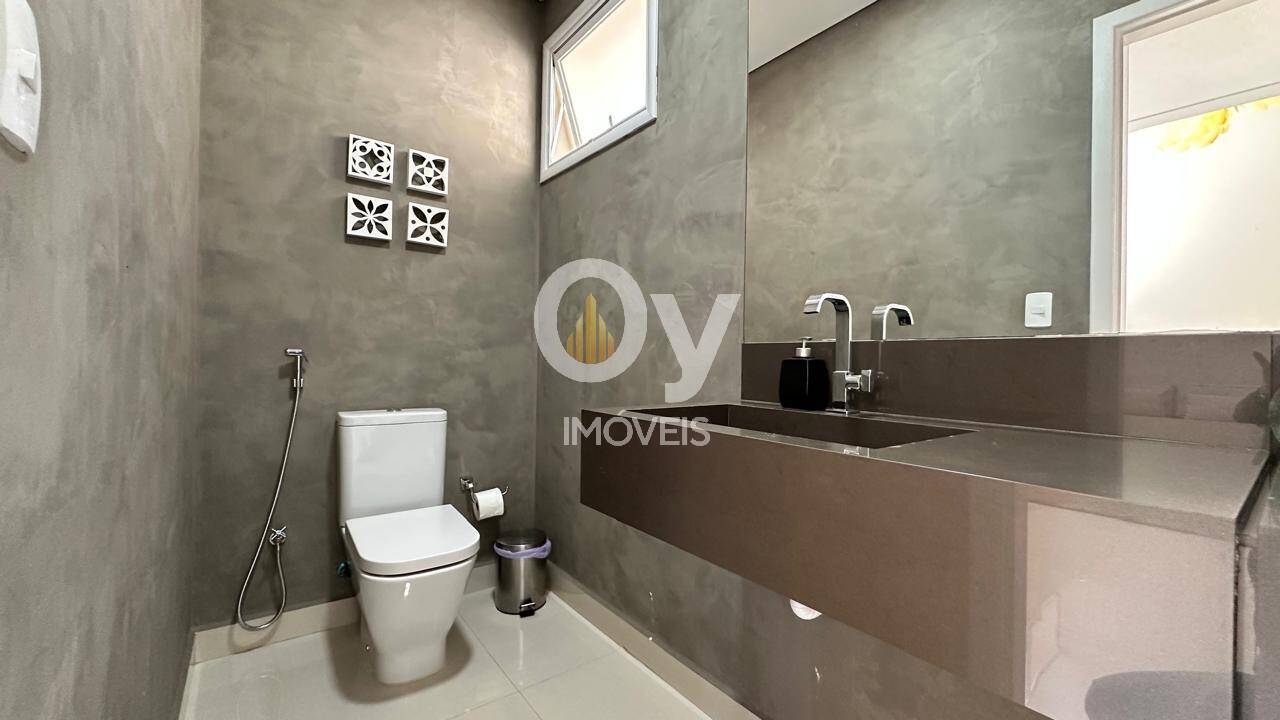 Sobrado à Venda | 430 m² de Área Construída | 4 Suítes | 6 Vagas