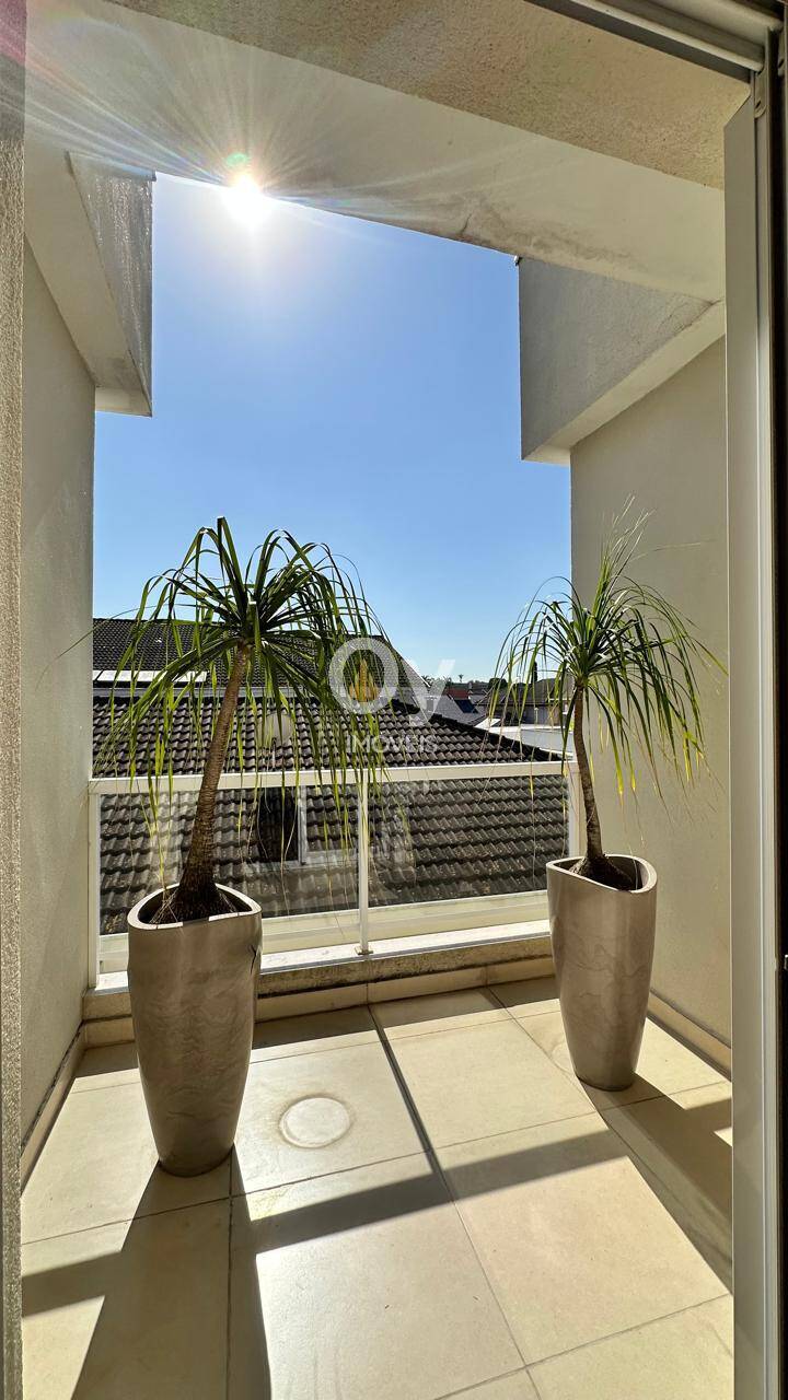 Sobrado à Venda | 430 m² de Área Construída | 4 Suítes | 6 Vagas