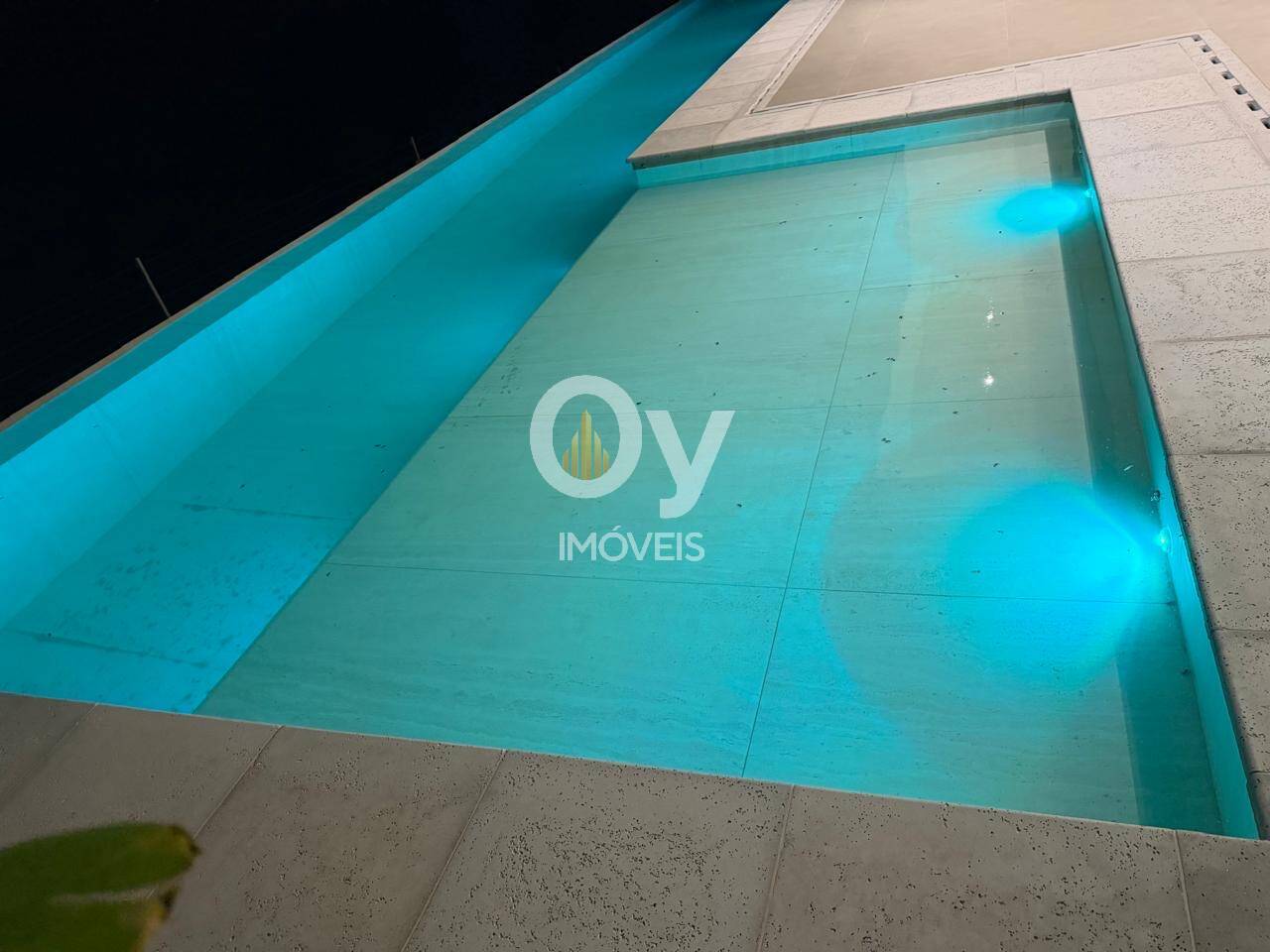 sobrado no Alphaville 2 Urbanova | R$ 4,7 Mi, Estuda Permuta de até 40%