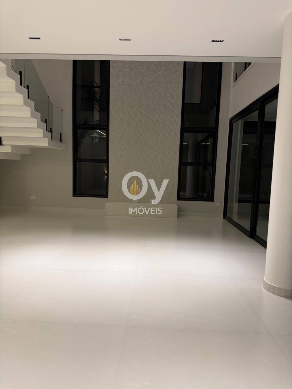 sobrado no Alphaville 2 Urbanova | R$ 4,7 Mi, Estuda Permuta de até 40%