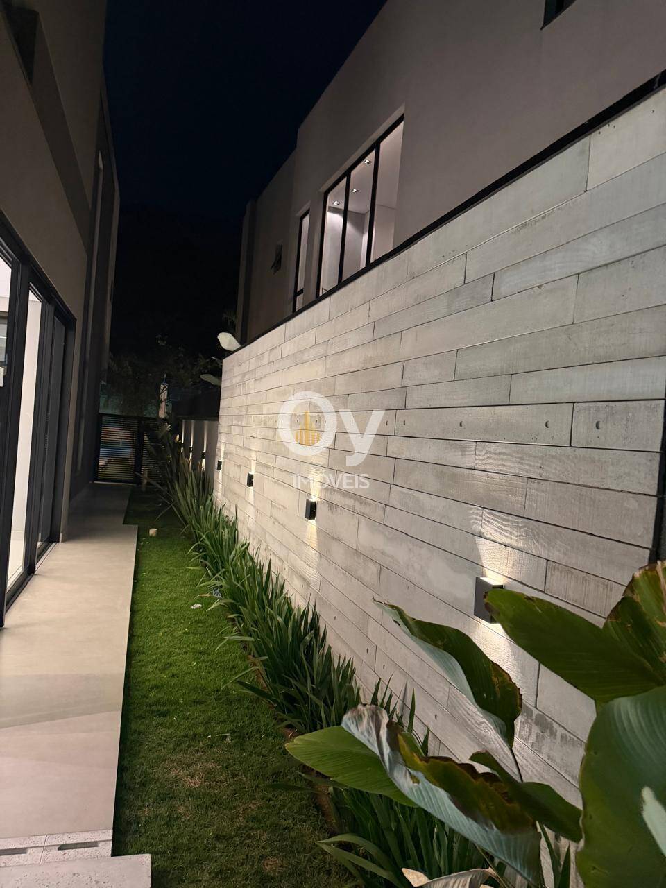 sobrado no Alphaville 2 Urbanova | R$ 4,7 Mi, Estuda Permuta de até 40%