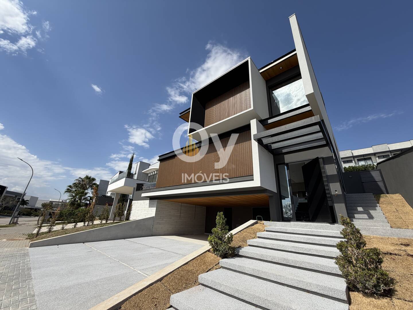 Sobrado Volpe Alphaville II SJC | Projeto Ohira, 5 Suítes e Vista