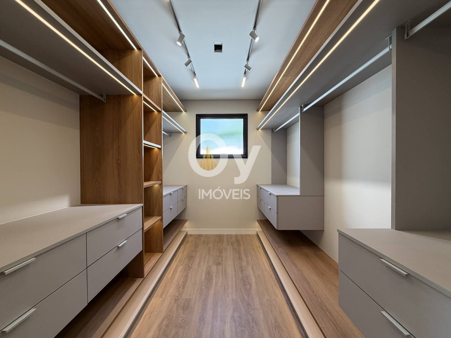 Sobrado Volpe Alphaville II SJC | Projeto Ohira, 5 Suítes e Vista