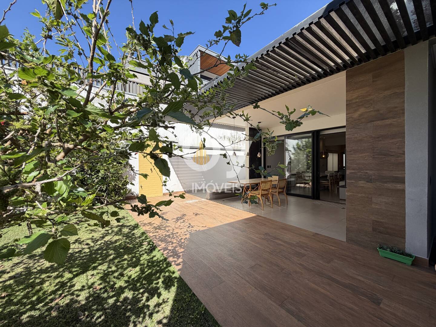 Casa Residencial Mônaco SJC | 450m² Terreno, 3 Quartos e Gourmet