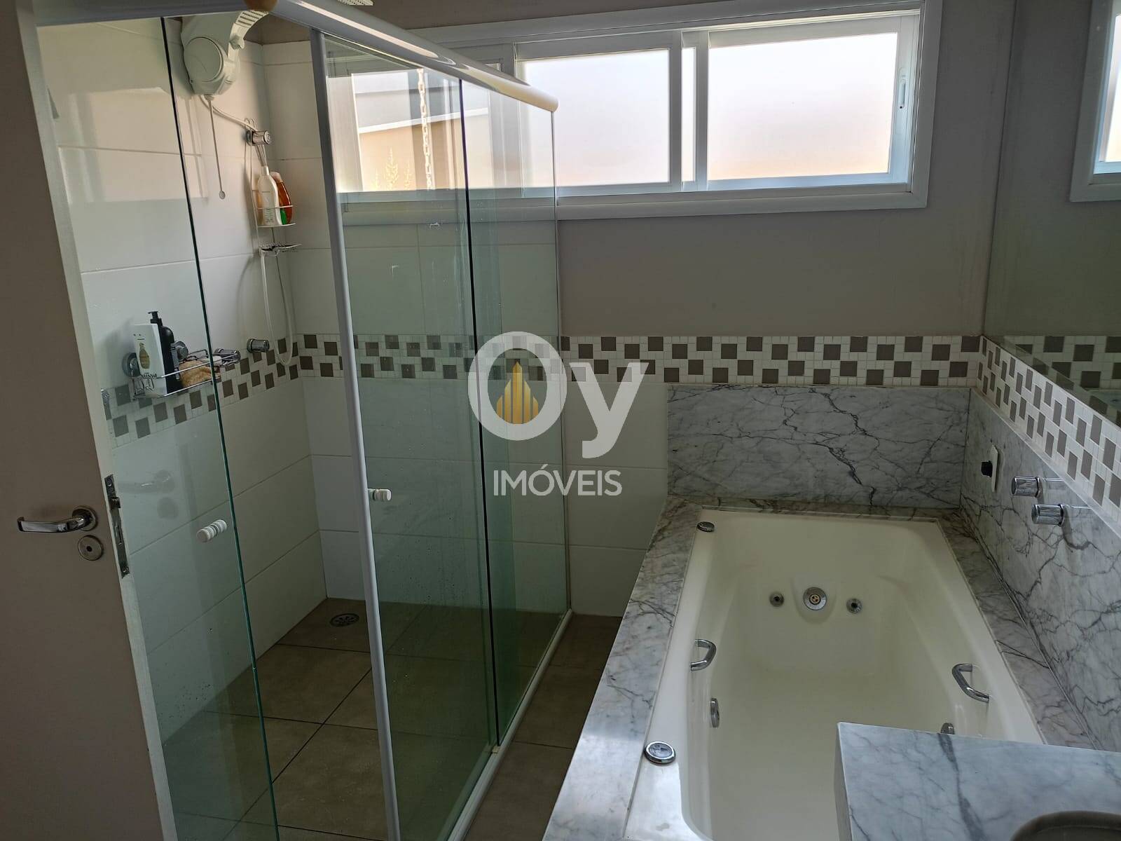 Casa de Alto Padrão no Condomínio Mirante do Vale em Jacareí