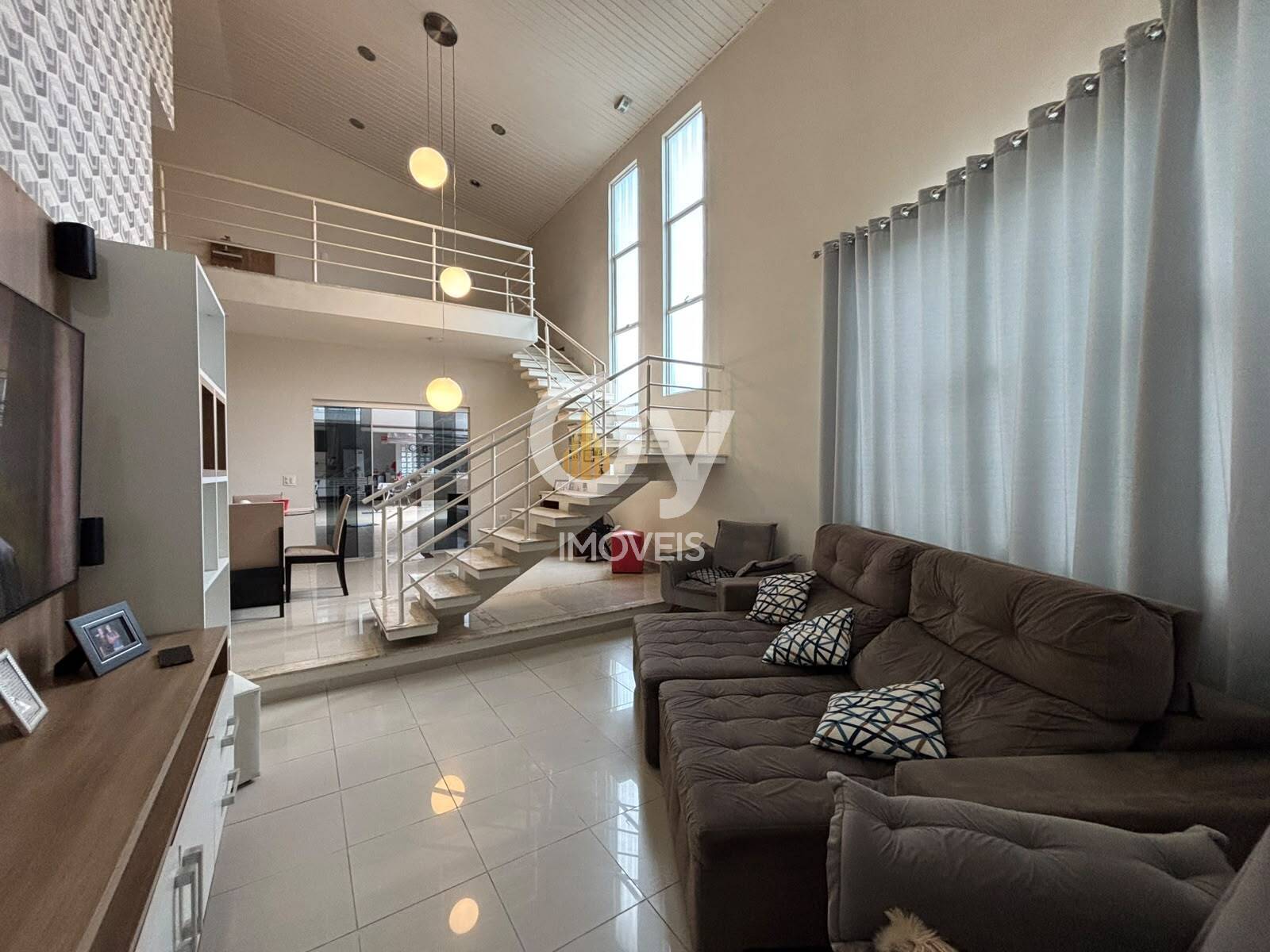 Excelente sobrado à venda| 400 m² C | 4 dormitórios sendo 3 Suítes |4 Vagas