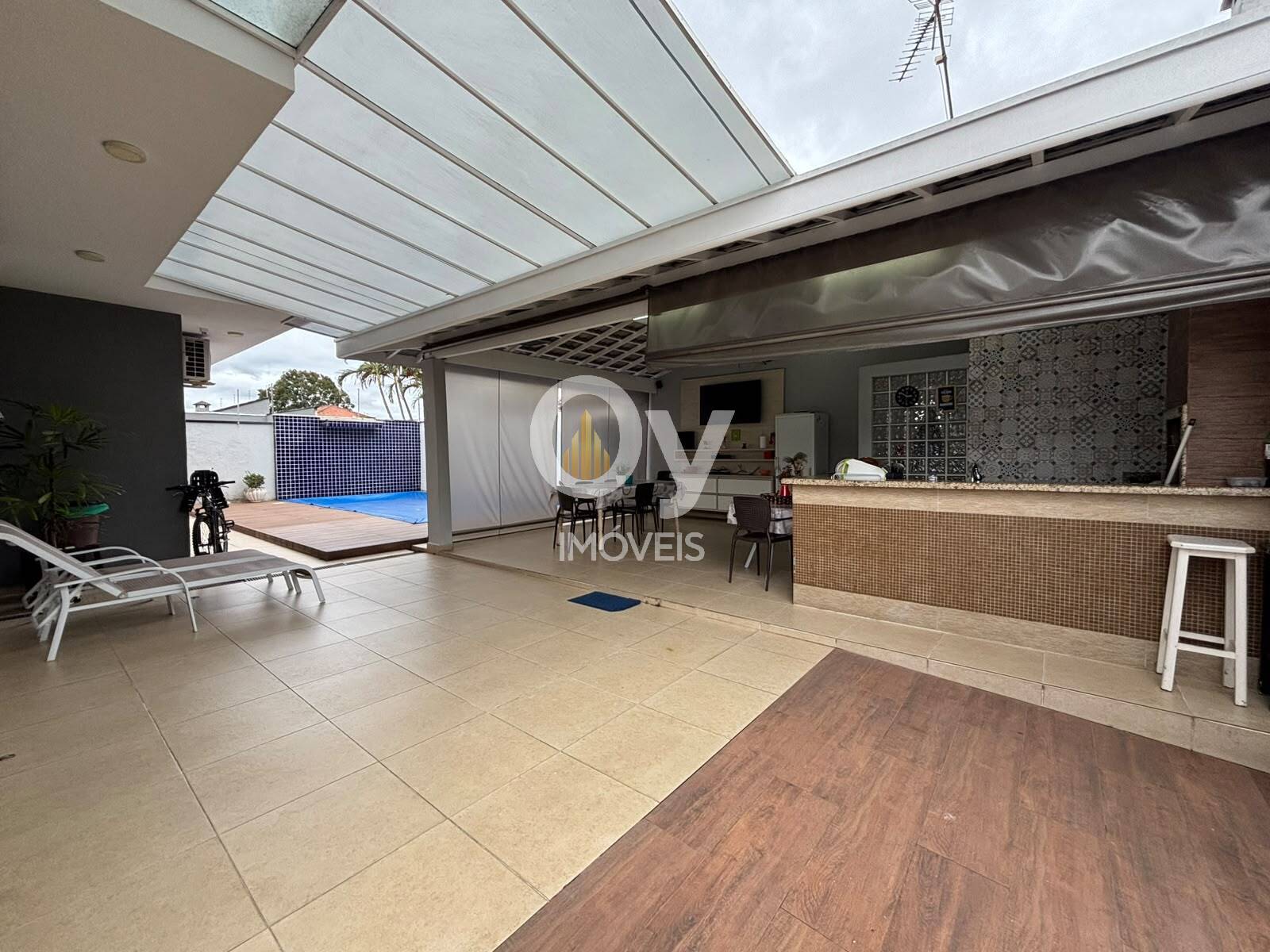 Excelente sobrado à venda| 400 m² C | 4 dormitórios sendo 3 Suítes |4 Vagas
