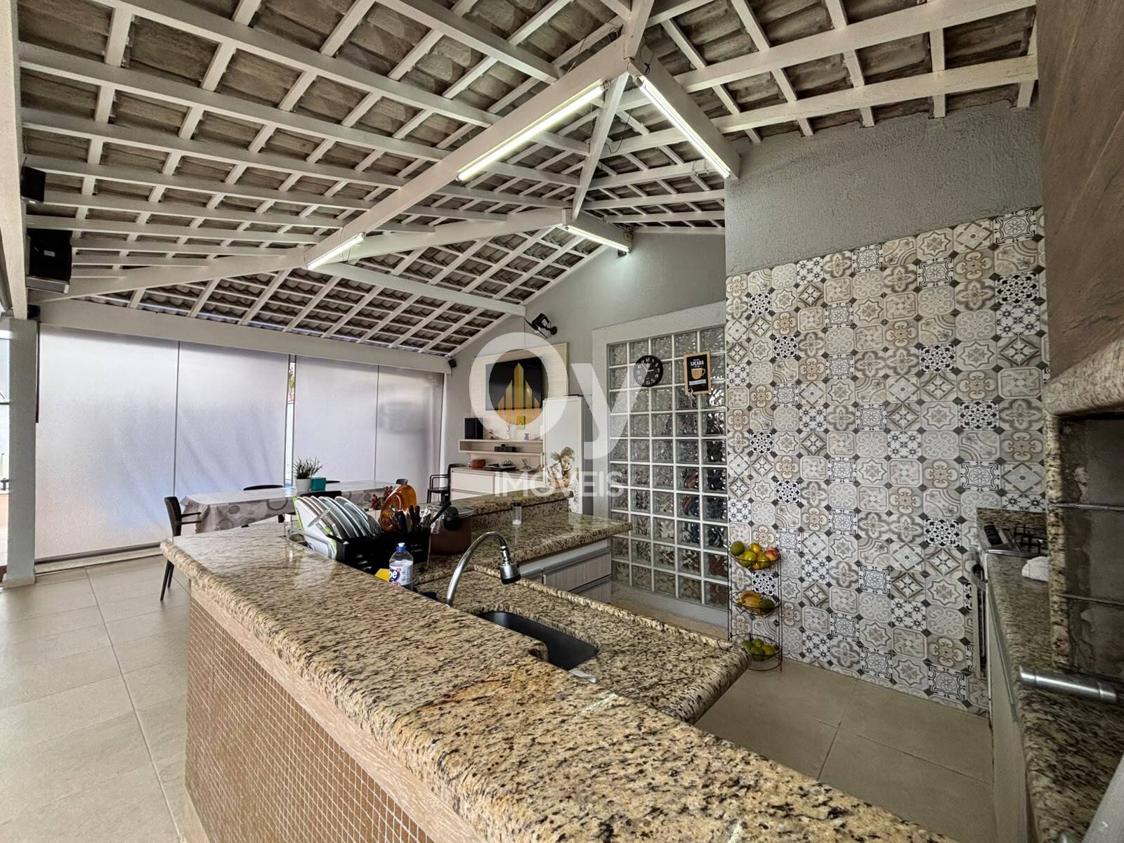 Excelente sobrado à venda| 400 m² C | 4 dormitórios sendo 3 Suítes |4 Vagas