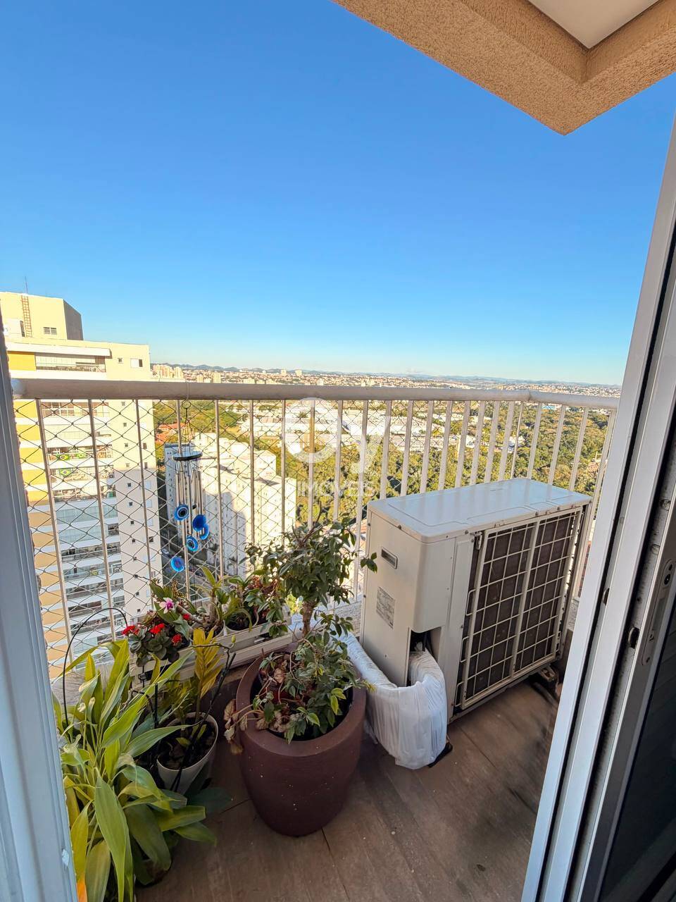 Apartamento de 156m² com 3 Suítes, Varanda Gourmet e Vista Livre