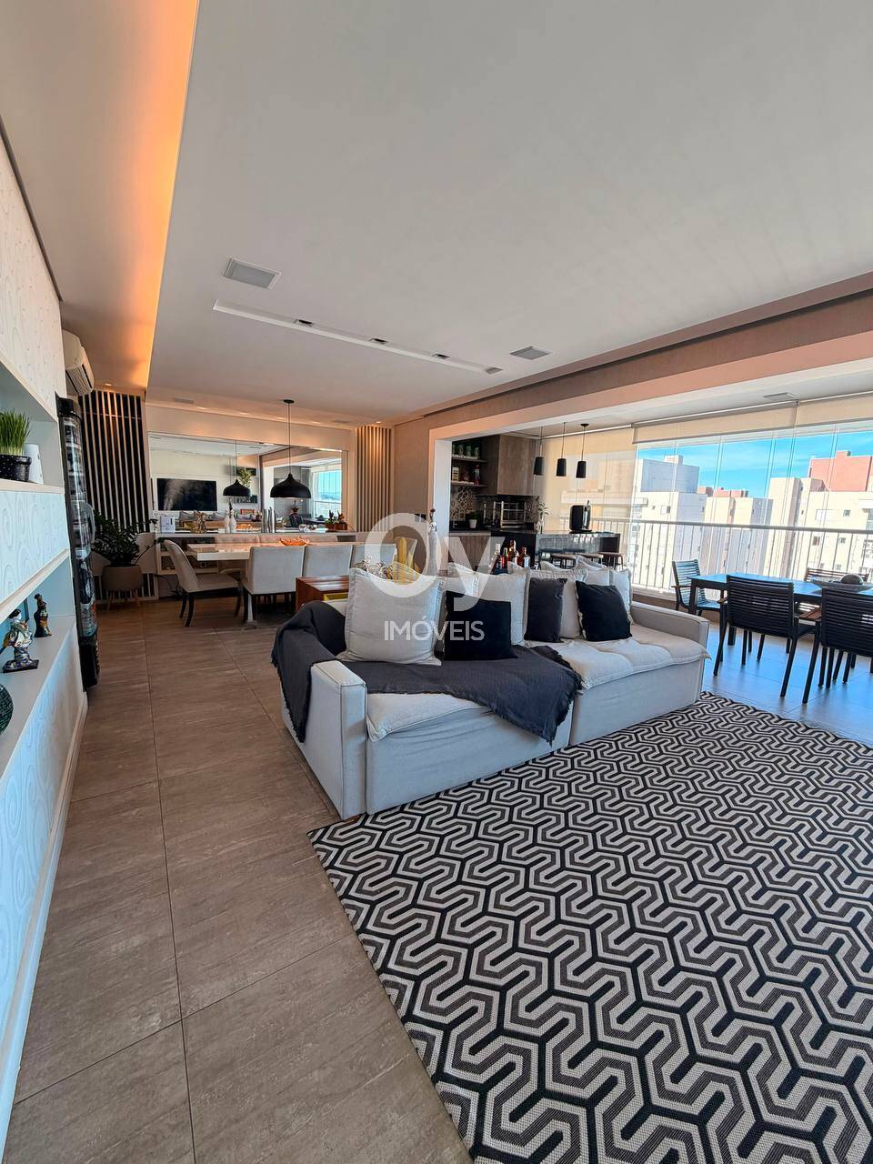 Apartamento de 156m² com 3 Suítes, Varanda Gourmet e Vista Livre