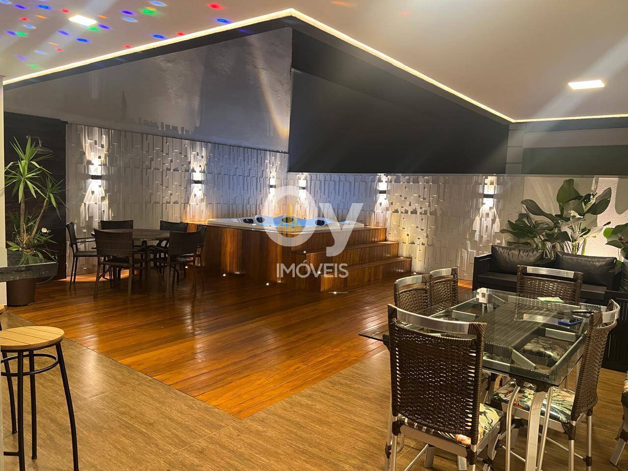 Sobrado 3 Suítes SJC | Armários Planejados, Jacuzzi e Permuta