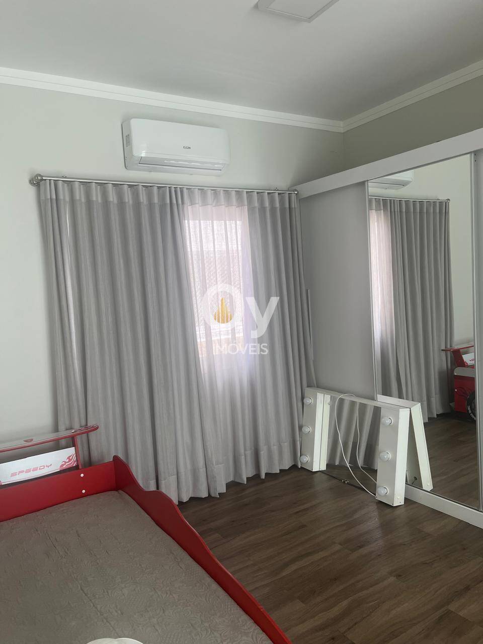Sobrado 3 Suítes SJC | Armários Planejados, Jacuzzi e Permuta