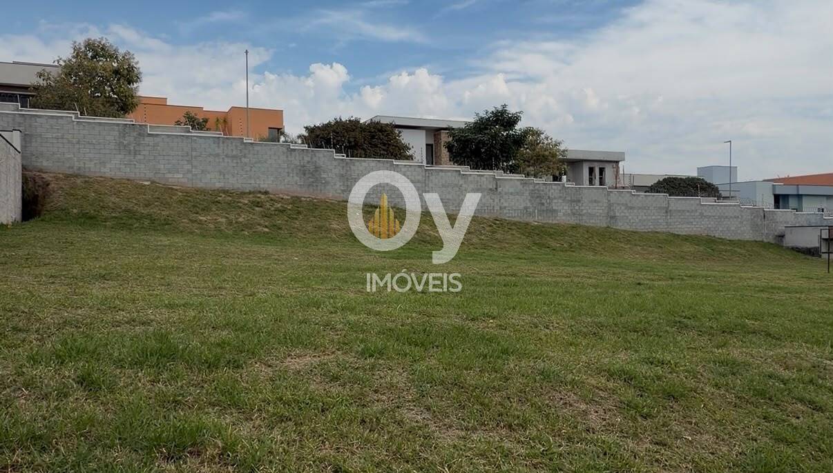 Terreno de 450 m² à Venda no Condomínio Vivant – Excelente Topografia