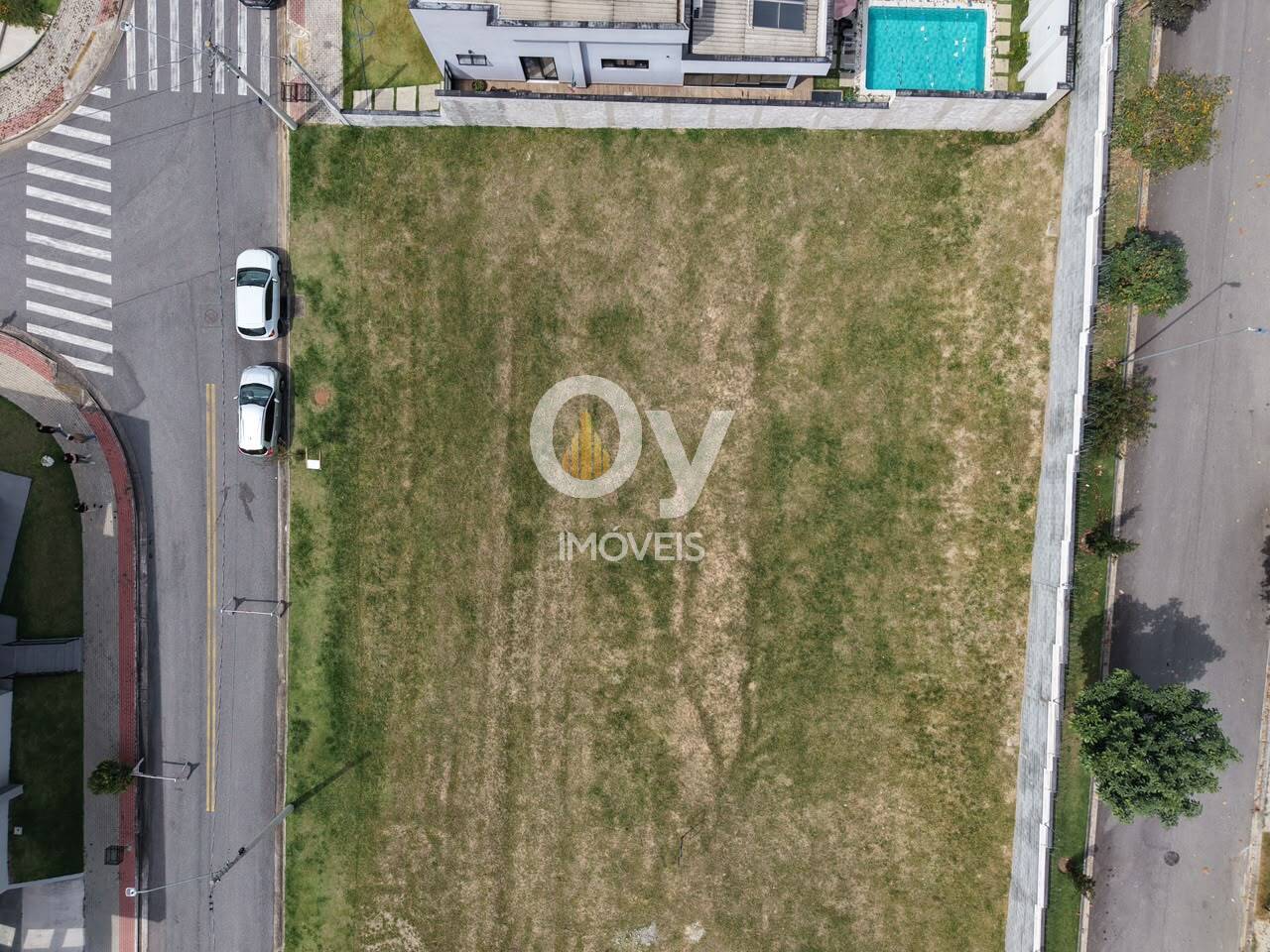 Terreno de 450 m² à Venda no Condomínio Vivant – Excelente Topografia