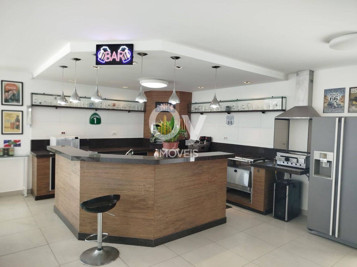 Sobrado com 2 dormitórios à venda, 375 m² por R$ 2.300.000,00 - Jardim Coleginho - Jacareí/SP
