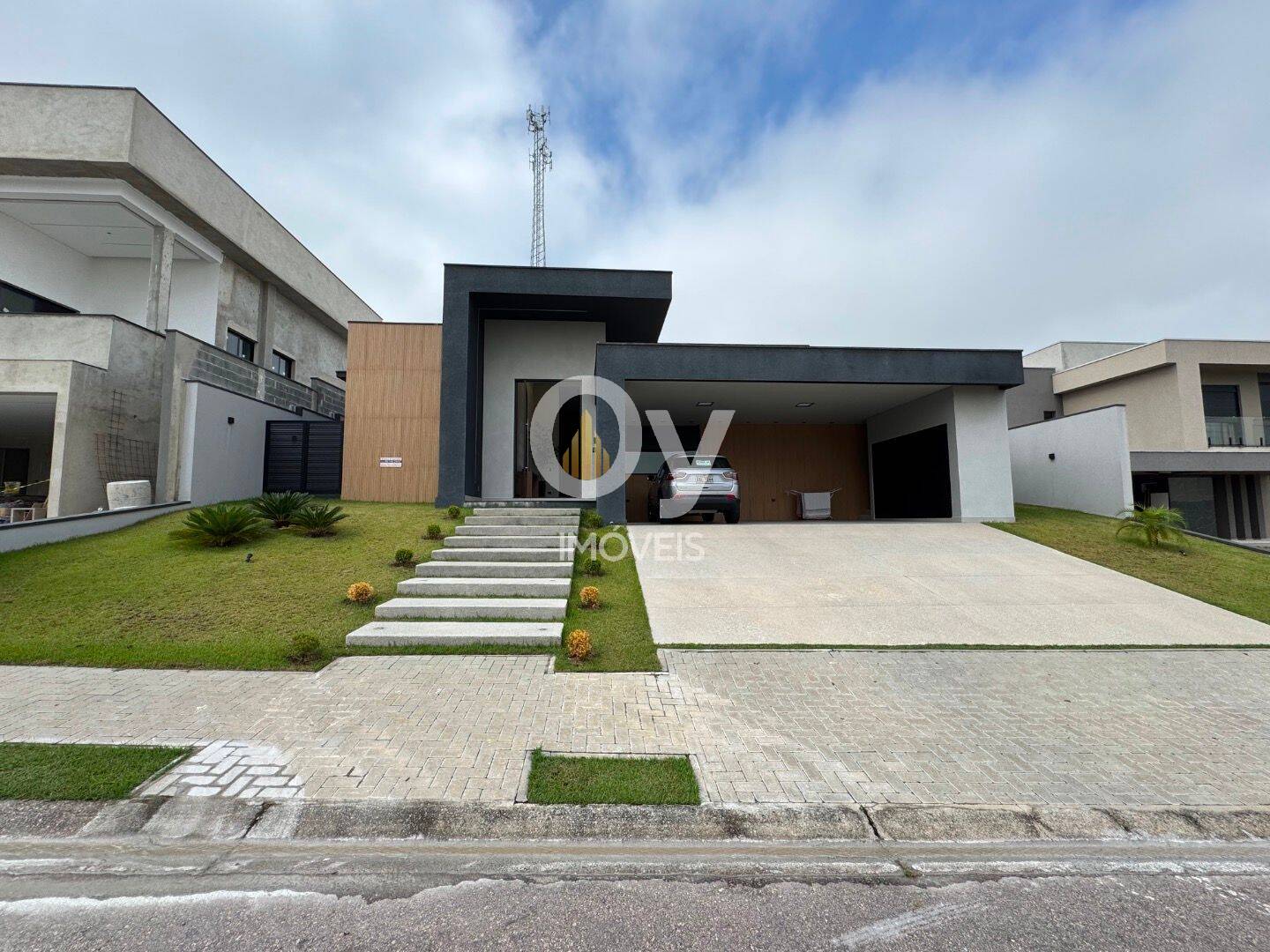 Casa com 3 dormitórios à venda, 330 m² por R$ 3.180.000 - Condomínio Residencial Colinas do Paratehy - São José dos Campos/SP