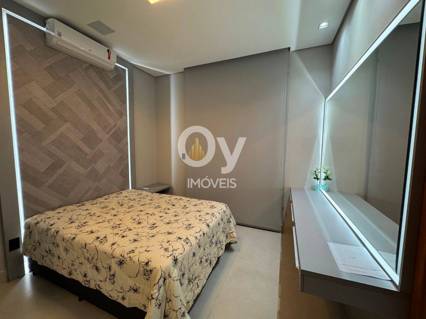 Casa com 3 dormitórios à venda, 330 m² por R$ 3.180.000 - Condomínio Residencial Colinas do Paratehy - São José dos Campos/SP