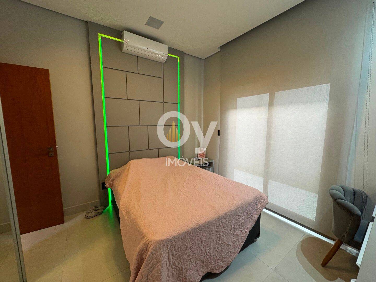 Casa com 3 dormitórios à venda, 330 m² por R$ 3.180.000 - Condomínio Residencial Colinas do Paratehy - São José dos Campos/SP