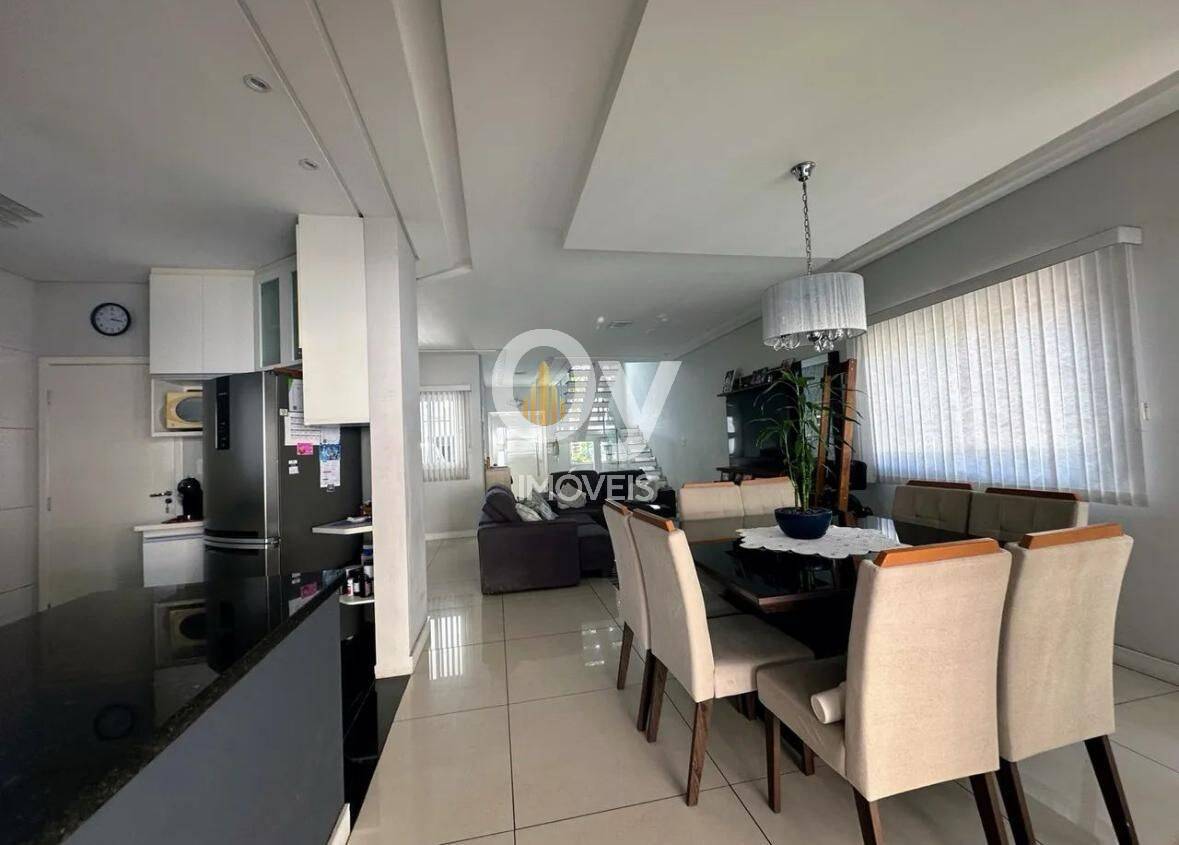 Sobrado com 3 dormitórios à venda, 222 m² por R$ 1.795.000,00 - Jardim Crystal Park - Jacareí/SP