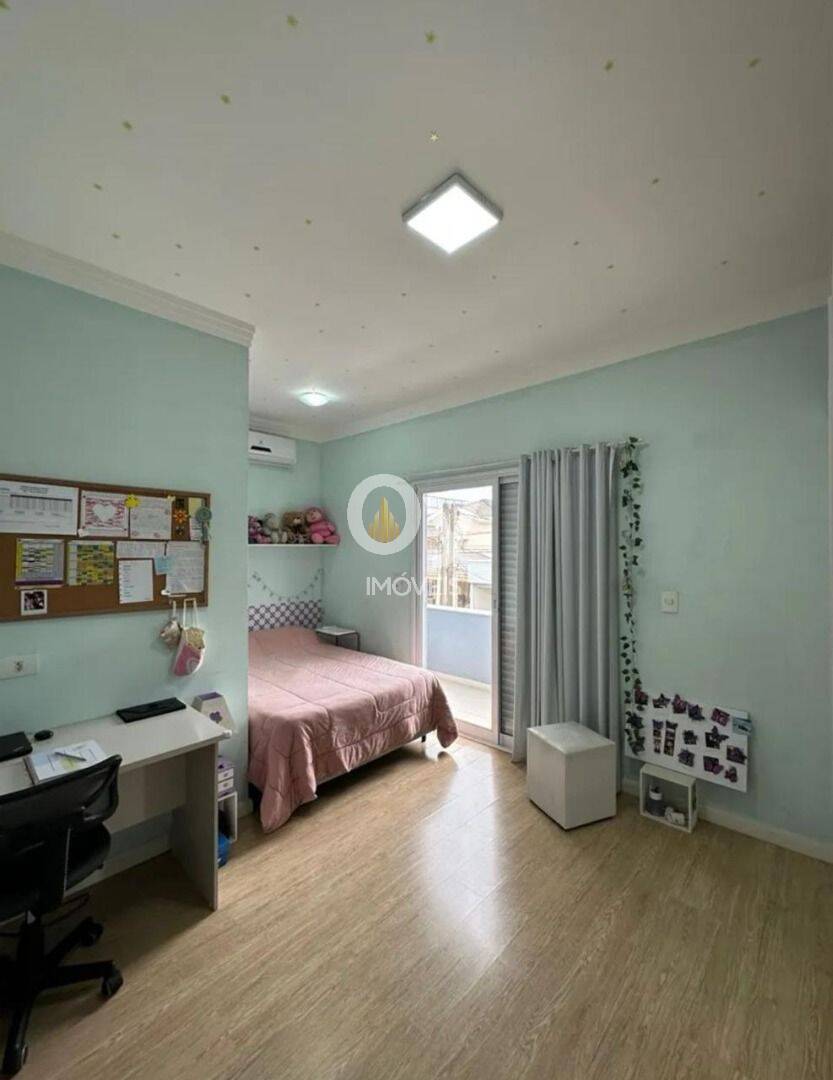 Sobrado com 3 dormitórios à venda, 222 m² por R$ 1.795.000,00 - Jardim Crystal Park - Jacareí/SP