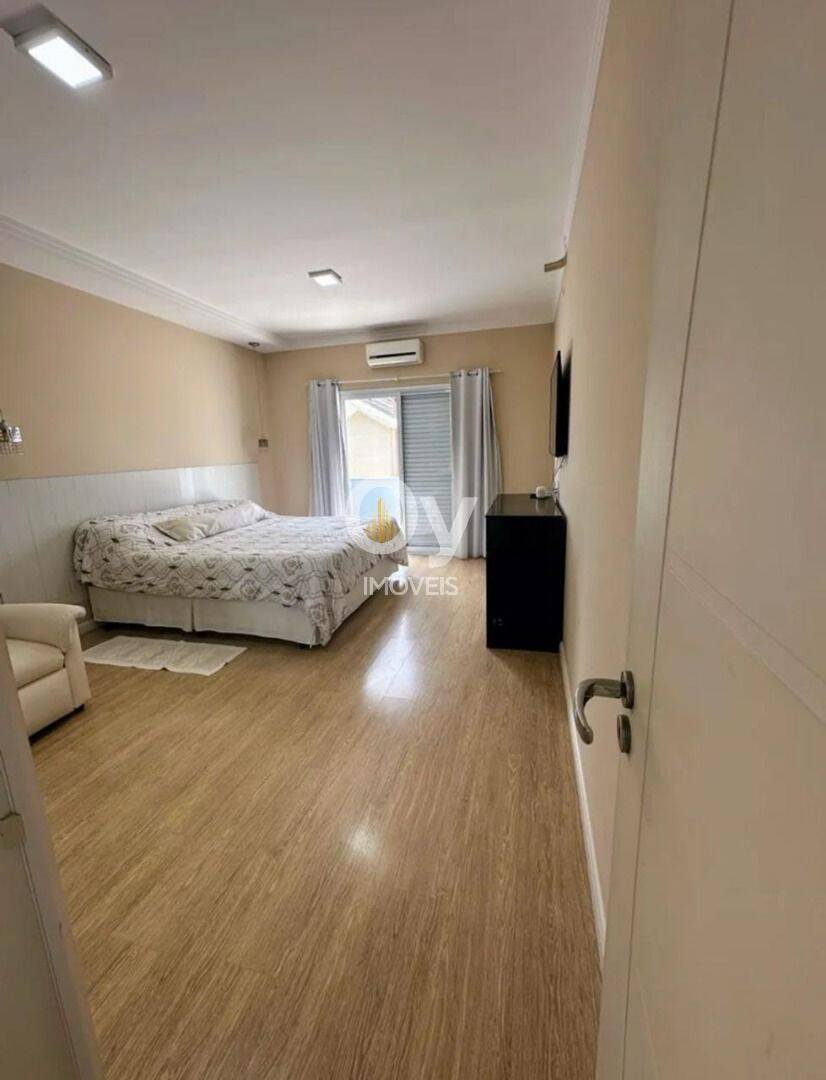 Sobrado com 3 dormitórios à venda, 222 m² por R$ 1.795.000,00 - Jardim Crystal Park - Jacareí/SP