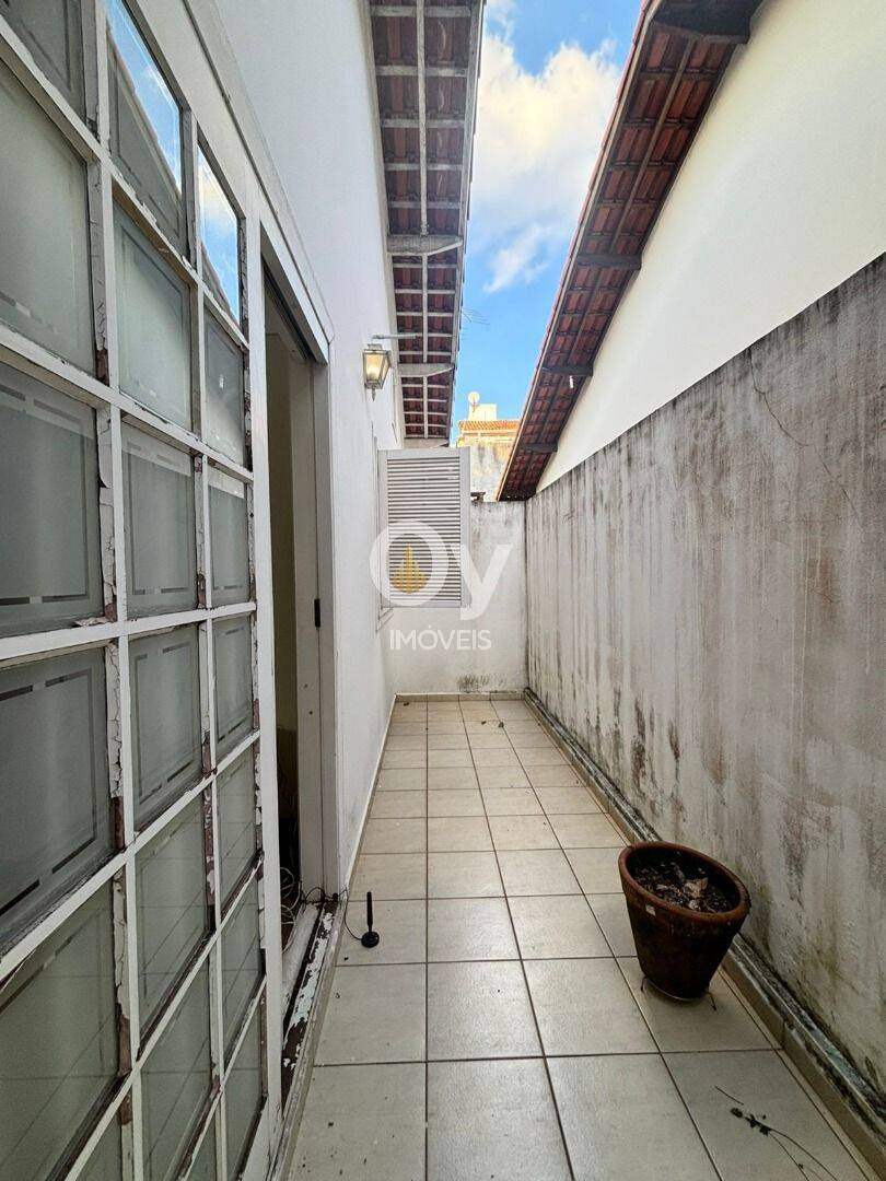 Casa com 3 dormitórios à venda, 140 m² por R$ 850.000,00 - Jardim das Indústrias - São José dos Campos/SP