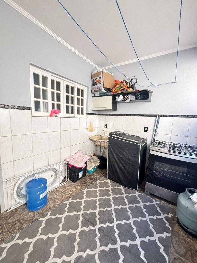 Sobrado com 3 dormitórios à venda, 150 m² por R$ 720.000,00 - Jardim das Indústrias - São José dos Campos/SP