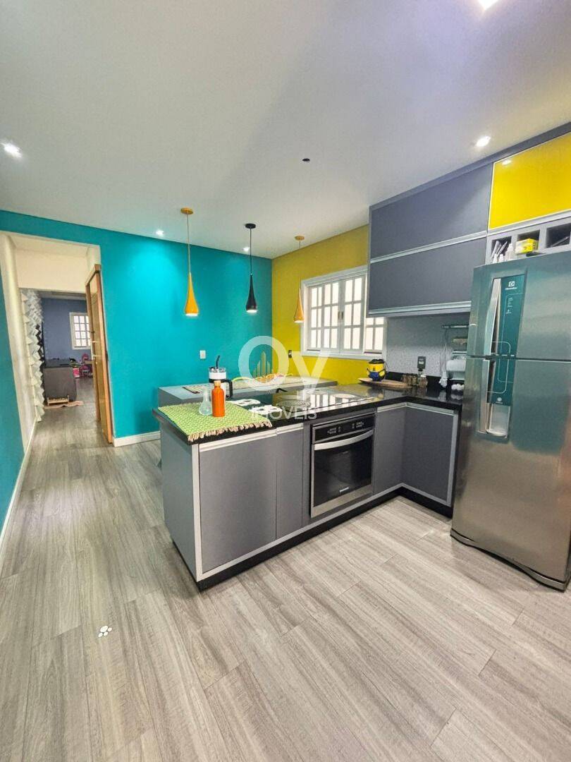 Sobrado com 3 dormitórios à venda, 150 m² por R$ 720.000,00 - Jardim das Indústrias - São José dos Campos/SP