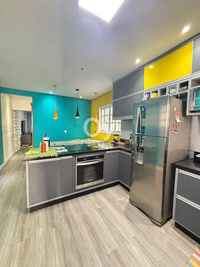 Sobrado com 3 dormitórios à venda, 150 m² por R$ 720.000,00 - Jardim das Indústrias - São José dos Campos/SP