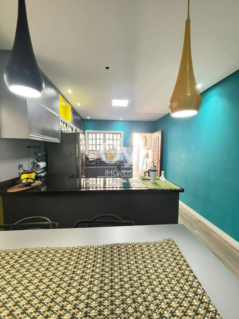 Sobrado com 3 dormitórios à venda, 150 m² por R$ 720.000,00 - Jardim das Indústrias - São José dos Campos/SP