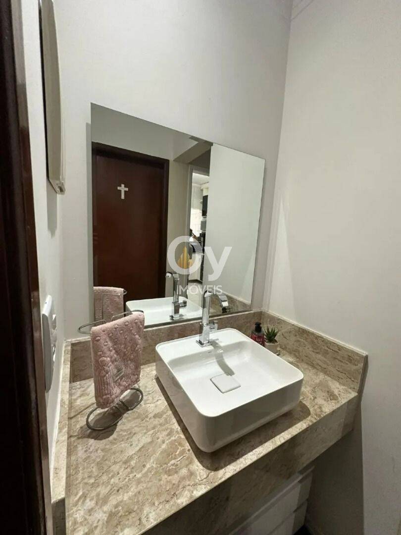 Sobrado à venda, 250 m² por R$ 932.000,00 - Jardim Uirá - São José dos Campos/SP
