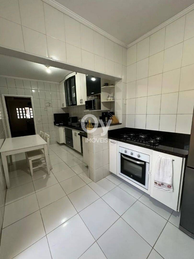 Sobrado à venda, 250 m² por R$ 932.000,00 - Jardim Uirá - São José dos Campos/SP