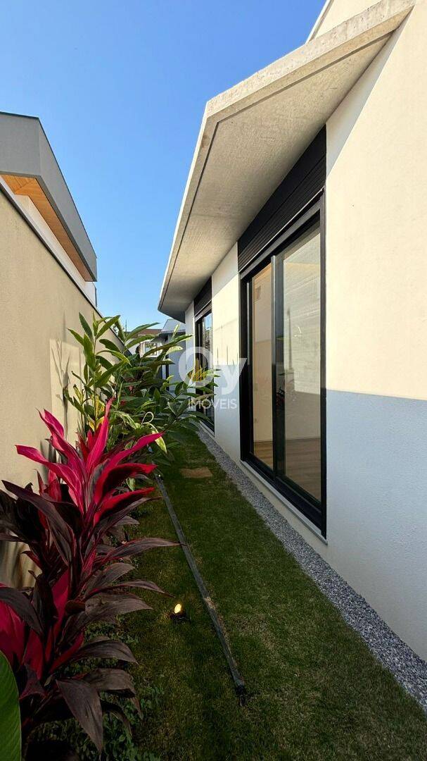 Casa com 3 dormitórios à venda, 239 m² por R$ 2.500.000,00 - Condomínio Residencial Monte Carlo - São José dos Campos/SP