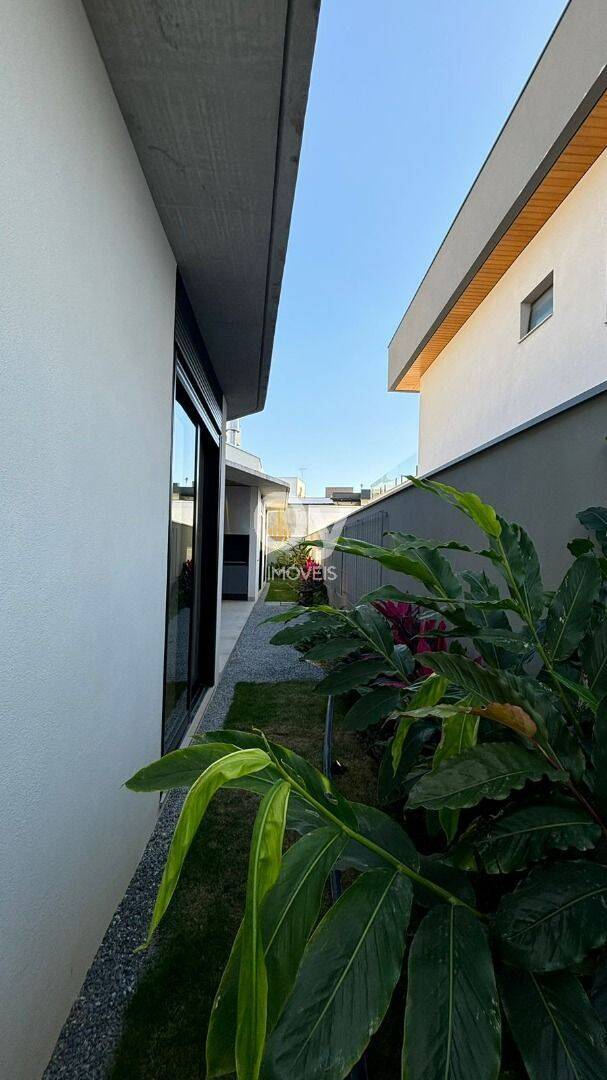 Casa com 3 dormitórios à venda, 239 m² por R$ 2.500.000,00 - Condomínio Residencial Monte Carlo - São José dos Campos/SP